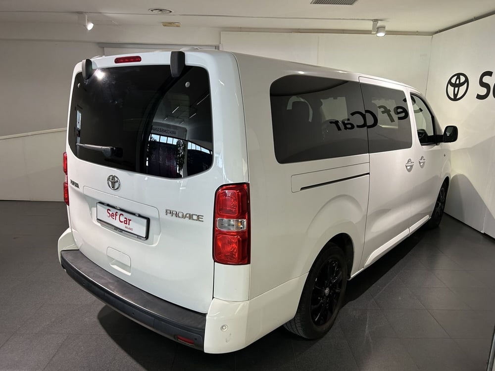 Toyota Proace Verso usata a Milano (4)