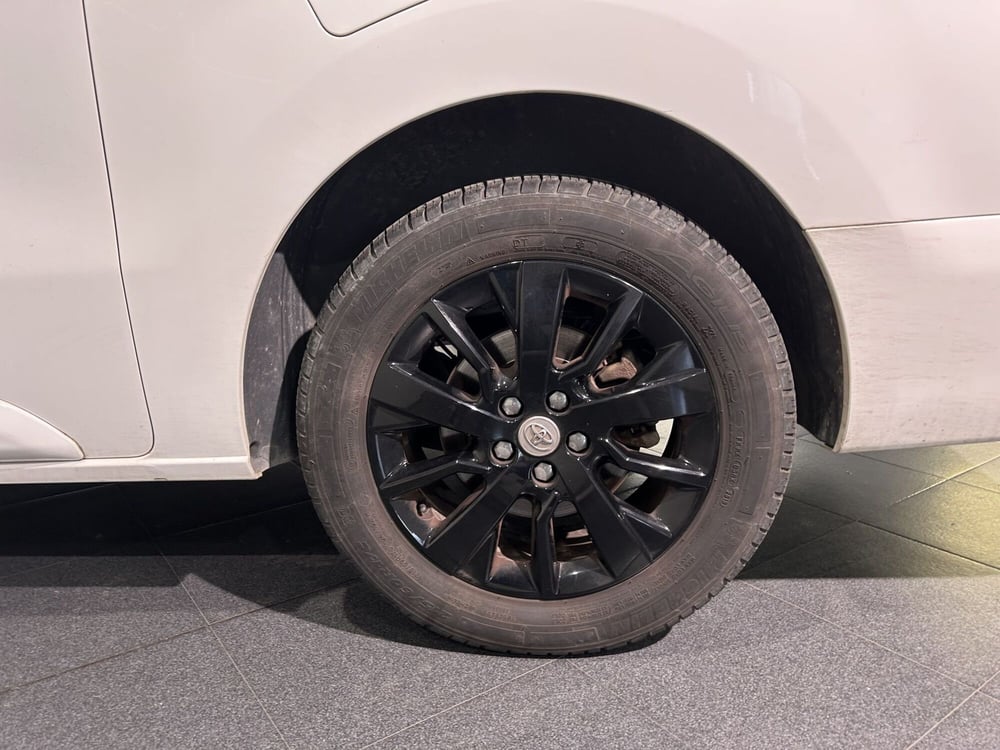 Toyota Proace Verso usata a Milano (6)