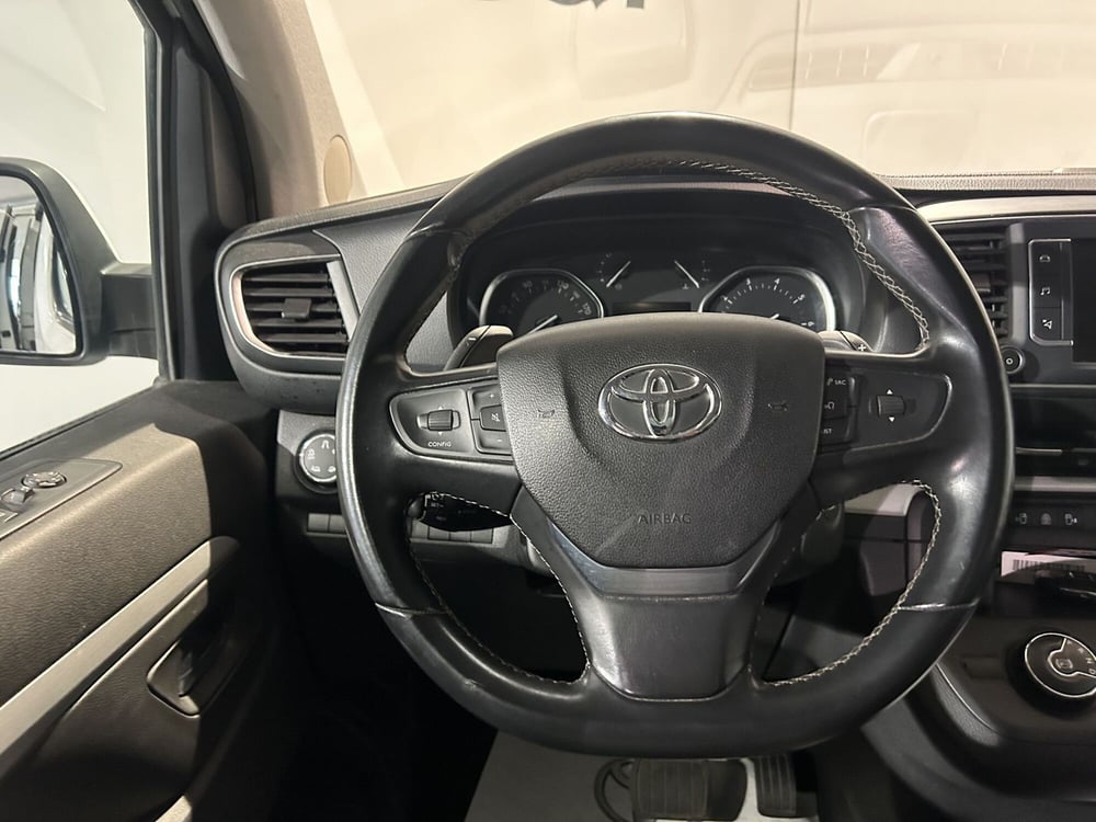 Toyota Proace Verso usata a Milano (8)