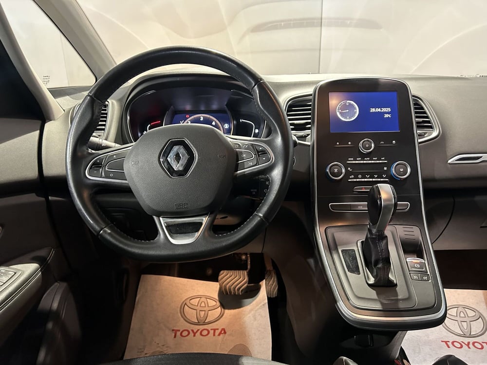 Renault Grand Scénic usata a Milano (10)