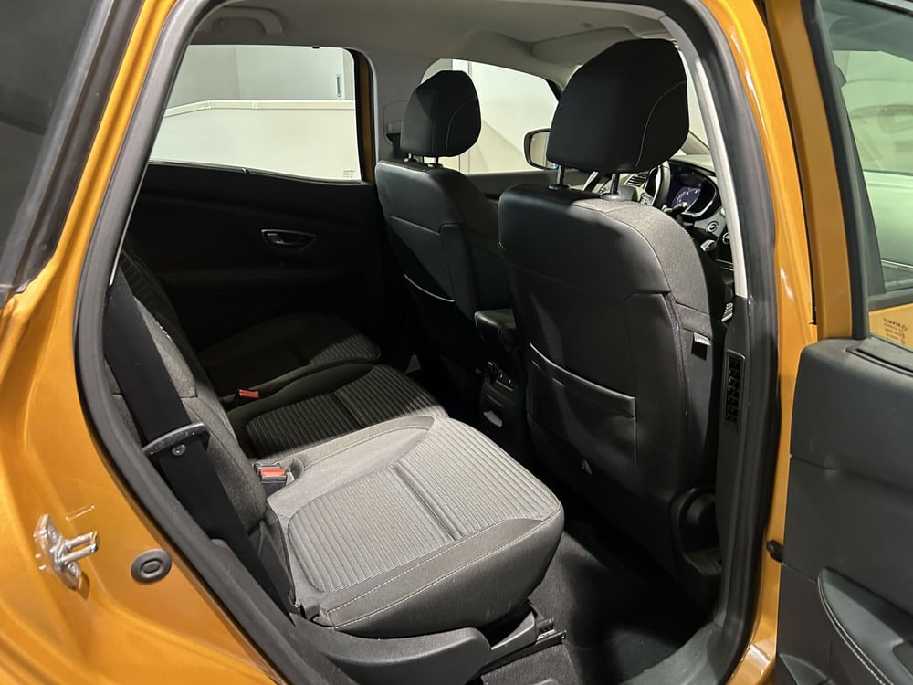 Renault Grand Scénic usata a Milano (14)