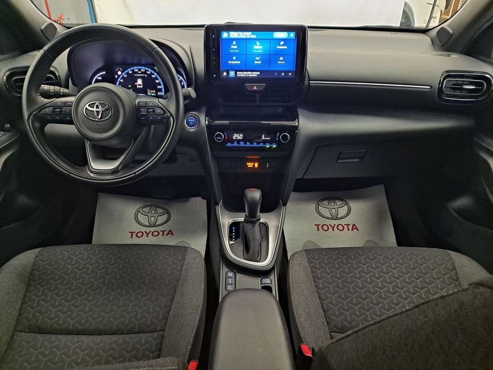 Toyota Yaris Cross usata a Roma (10)