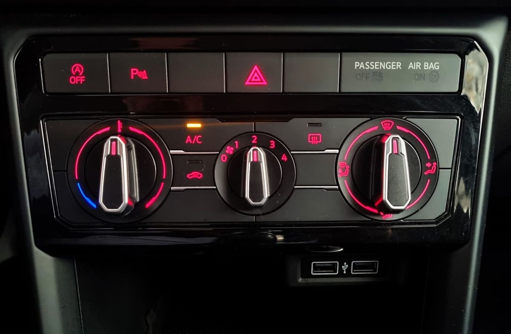 Volkswagen T-Cross usata a Pavia (11)
