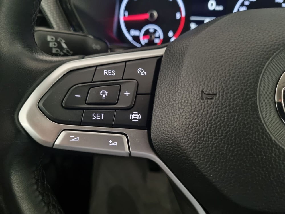 Volkswagen T-Cross usata a Pavia (17)