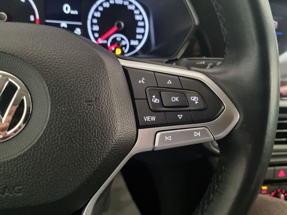 Volkswagen T-Cross usata a Pavia (18)