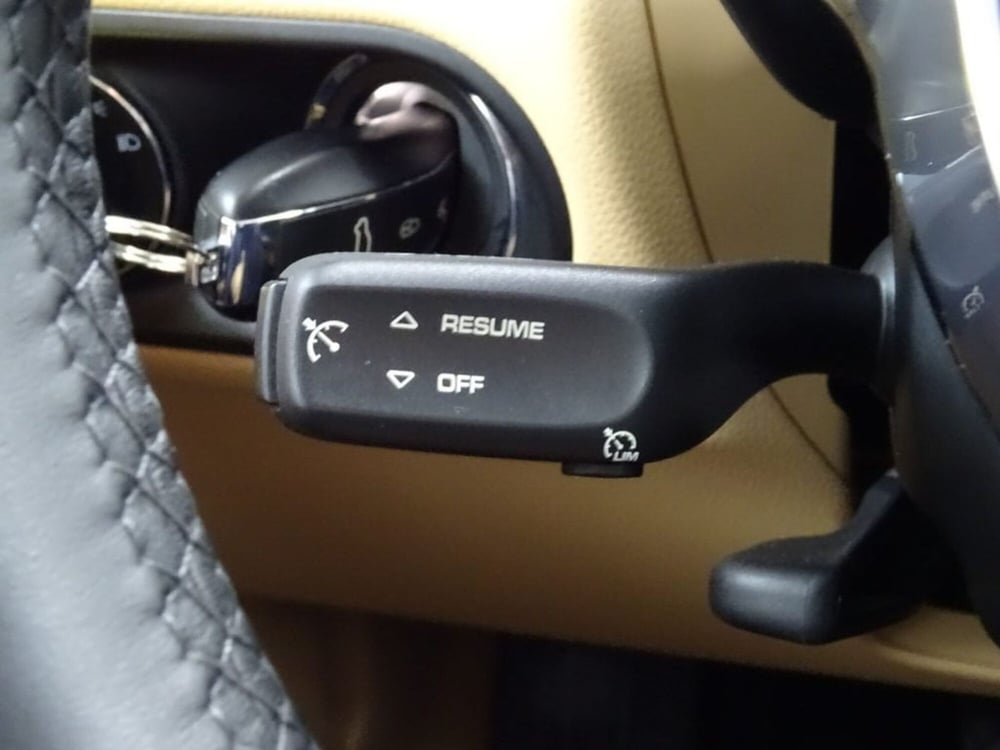 Porsche Macan usata a Como (12)