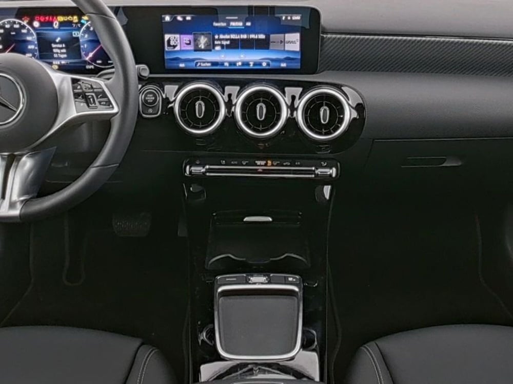 Mercedes-Benz Classe A usata a Milano (7)