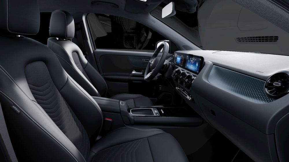 Mercedes-Benz GLA SUV nuova a Milano (7)