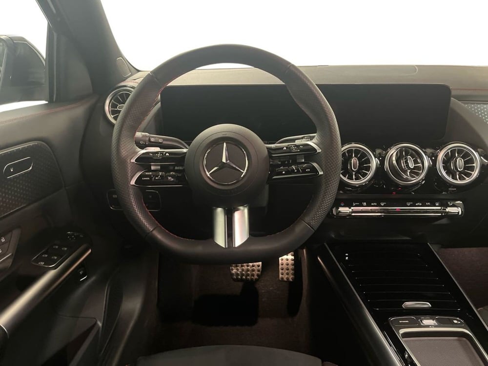 Mercedes-Benz EQA usata a Milano (11)