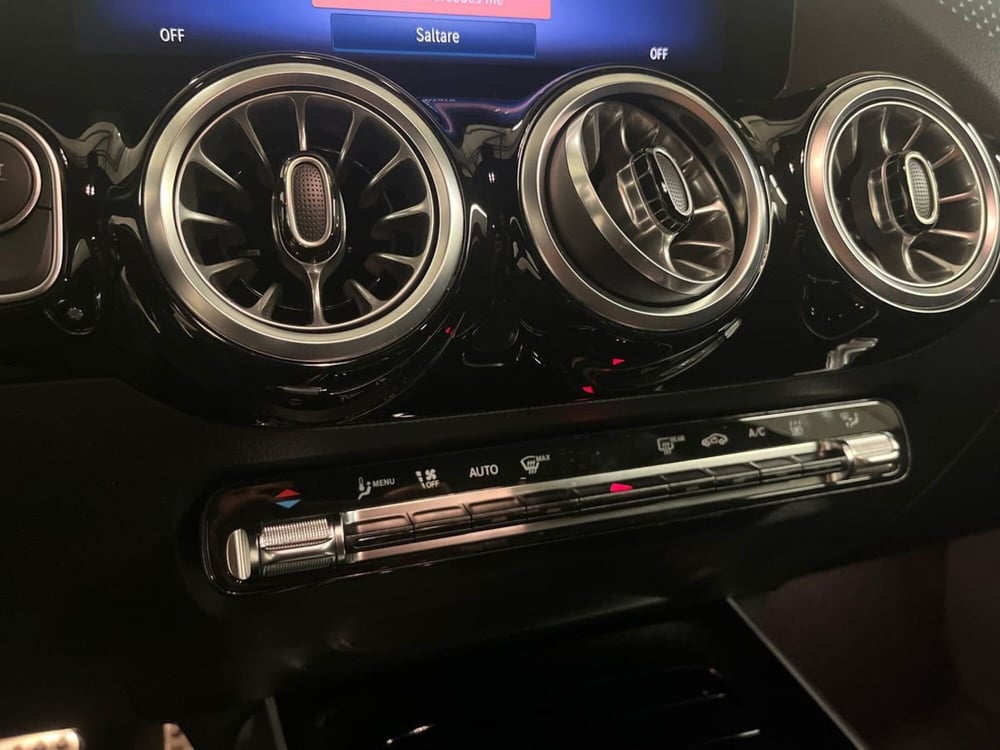 Mercedes-Benz EQA usata a Milano (14)