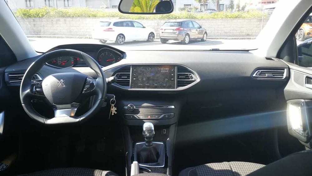 Peugeot 308 SW usata a Bari (11)