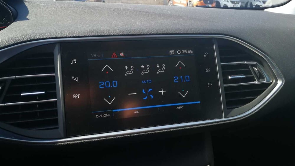 Peugeot 308 SW usata a Bari (17)