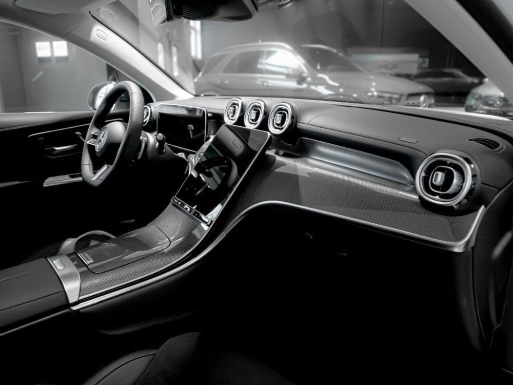 Mercedes-Benz GLC SUV nuova a Rimini (8)