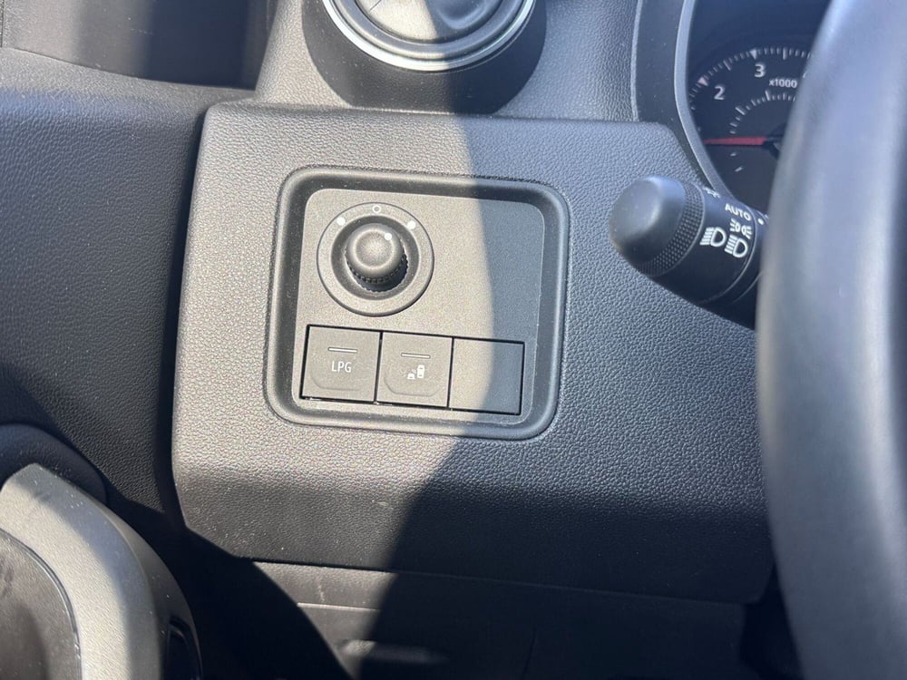 Dacia Duster usata a Pavia (18)