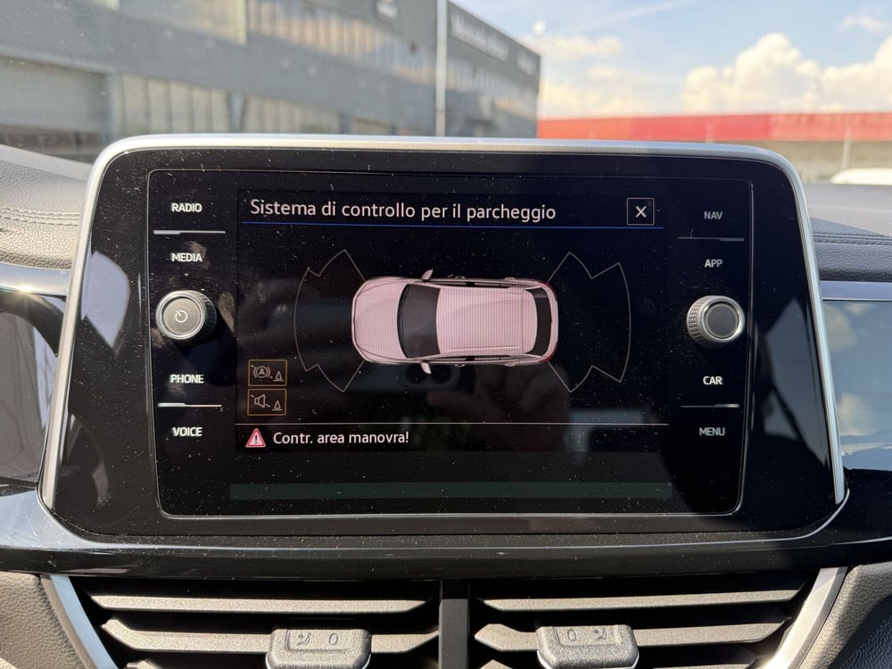 Volkswagen T-Roc usata a Monza e Brianza (11)