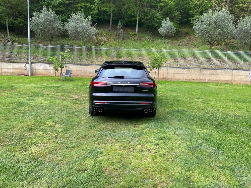 Maserati Grecale nuova a Salerno (12)