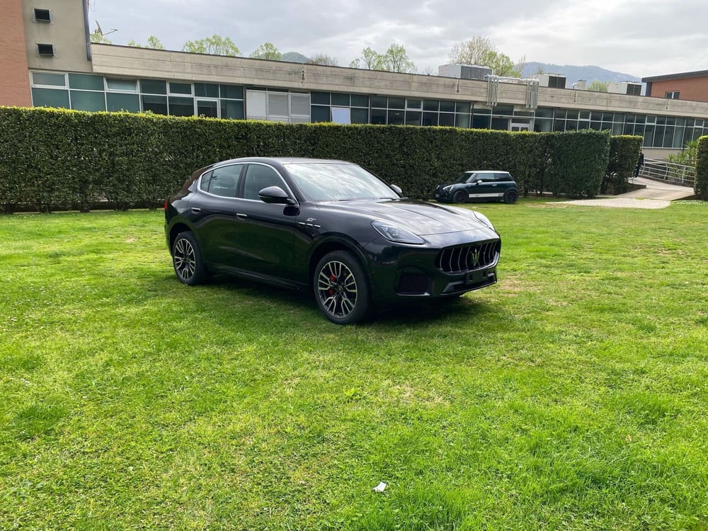 Maserati Grecale nuova a Salerno (2)
