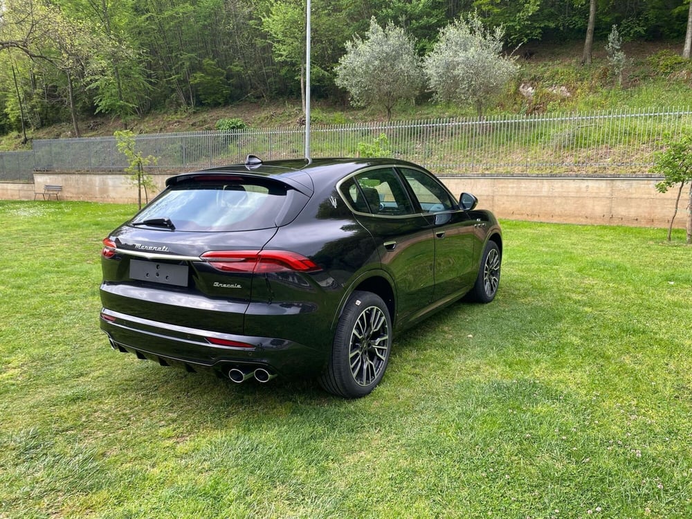 Maserati Grecale nuova a Salerno (3)