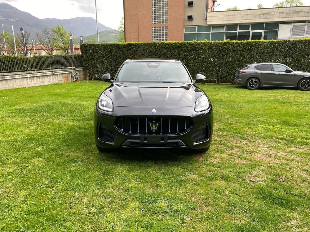 Maserati Grecale nuova a Salerno (9)