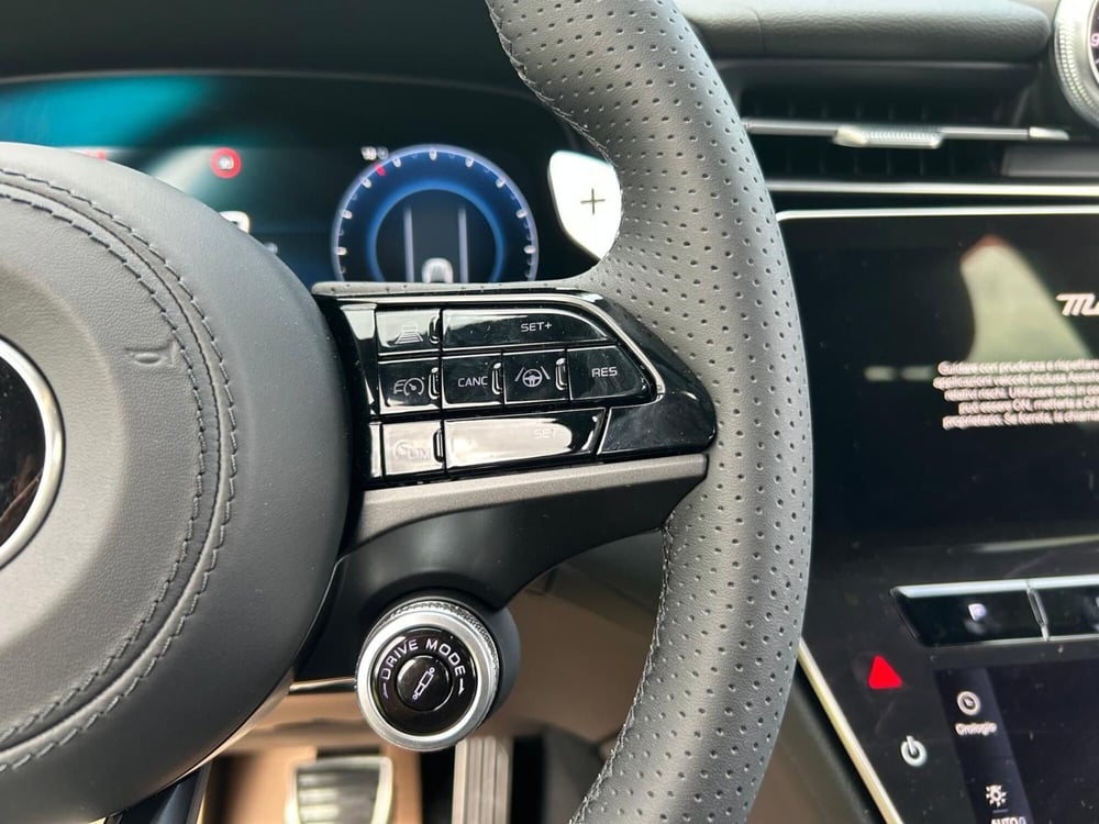 Maserati Grecale nuova a Salerno (19)