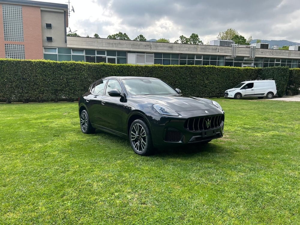 Maserati Grecale nuova a Salerno (2)