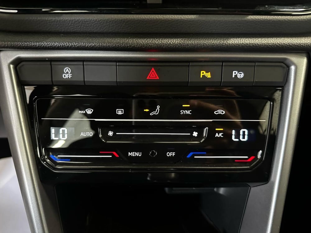Volkswagen T-Roc usata a L'Aquila (16)