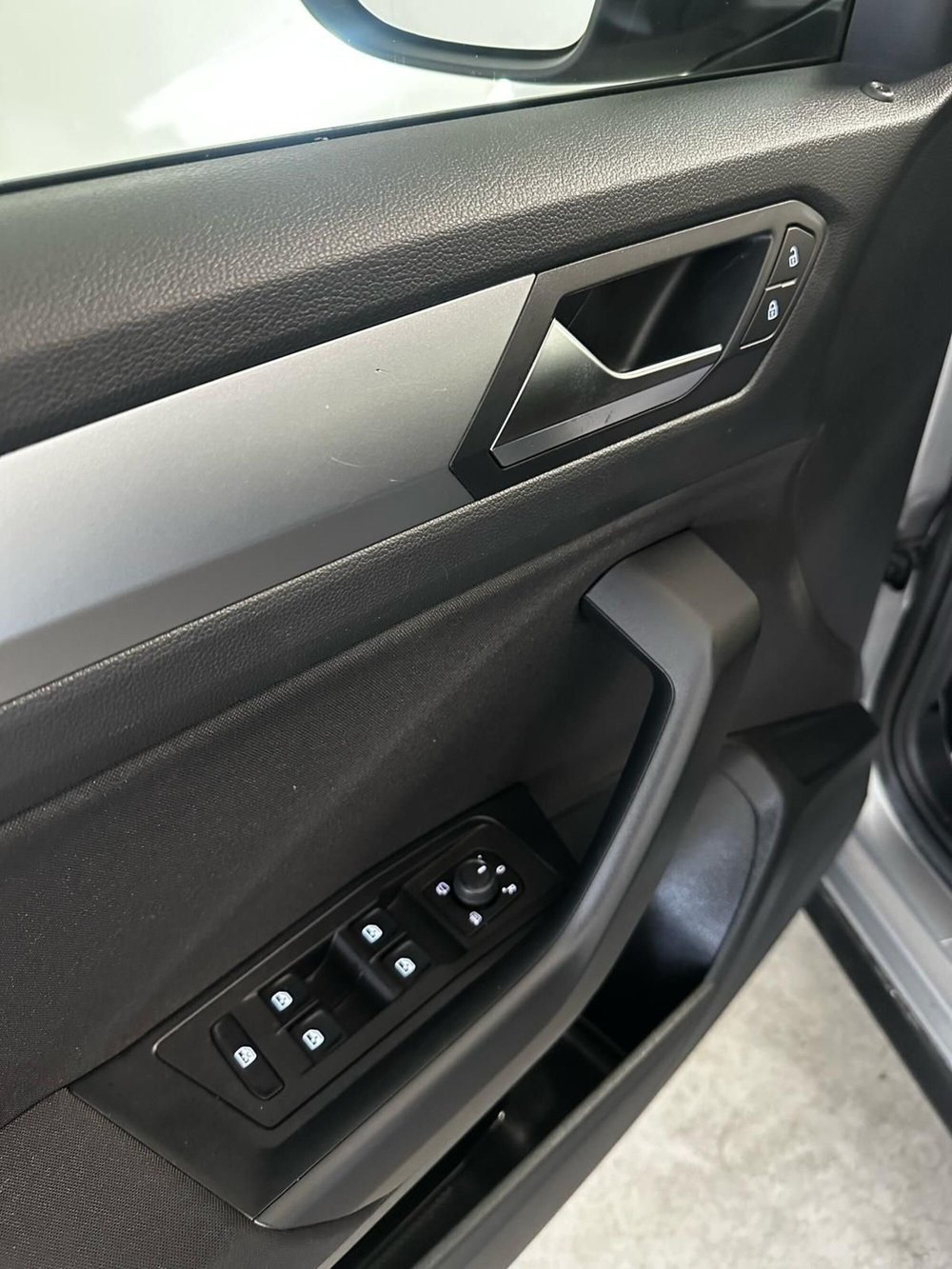Volkswagen T-Roc usata a L'Aquila (9)