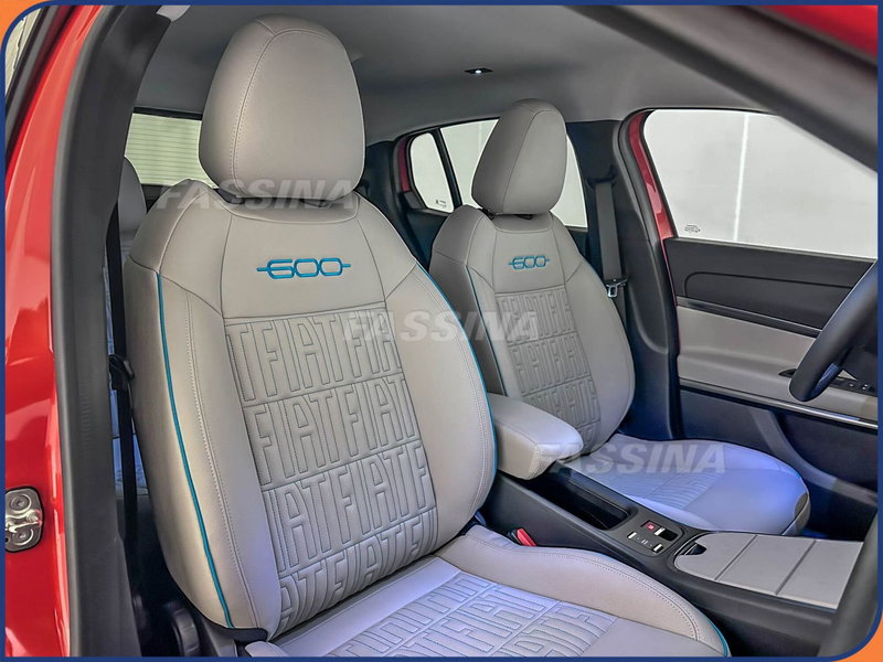 Fiat 600e nuova a Milano (13)