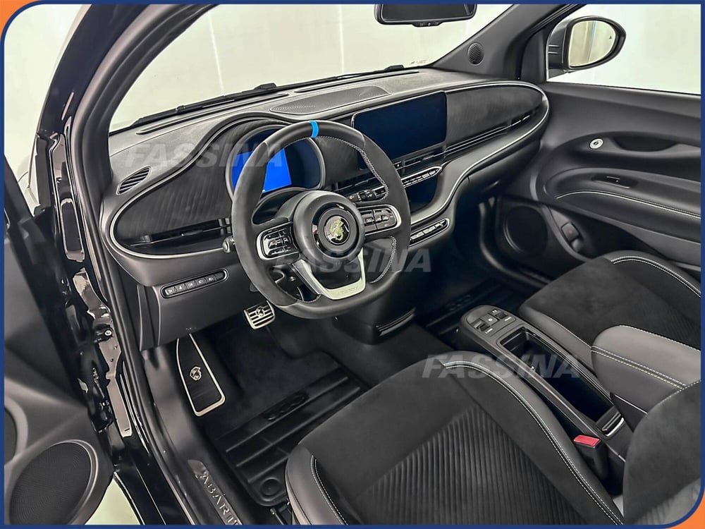 Abarth 500e Cabrio usata a Milano (9)