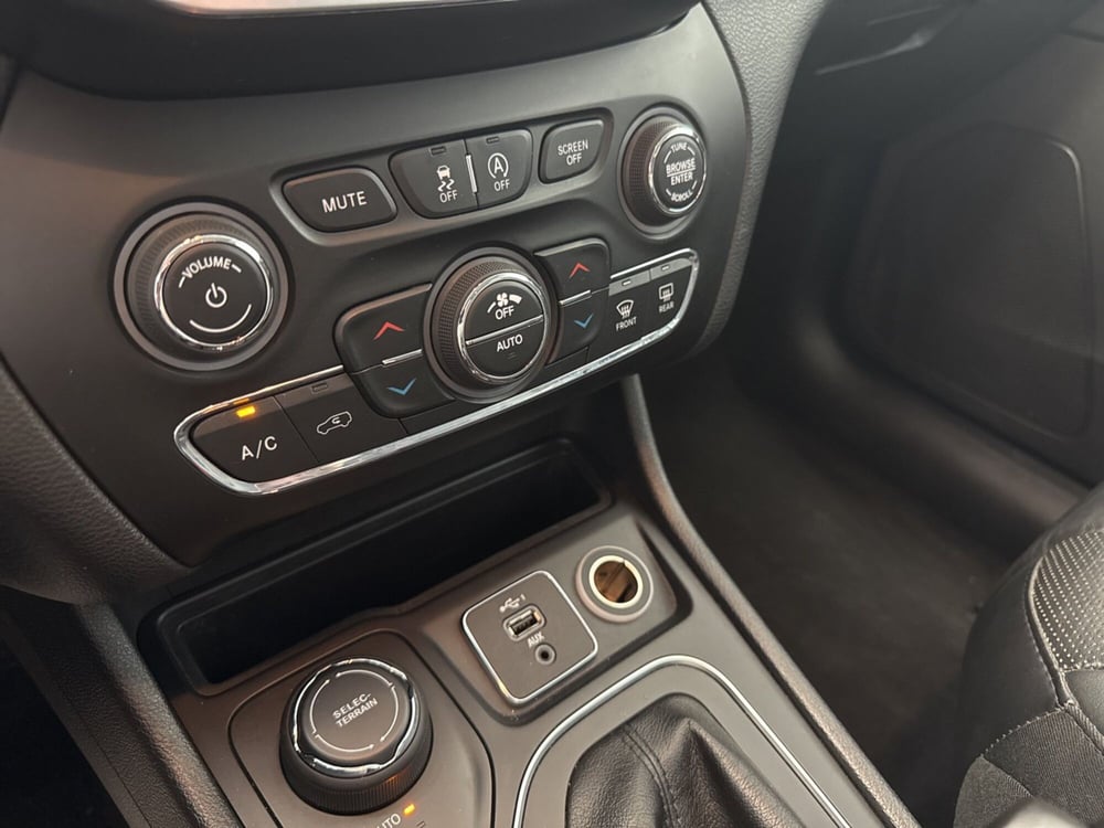Jeep Cherokee usata a Palermo (13)