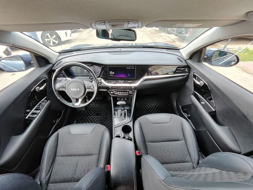 Kia Niro usata a Foggia (8)