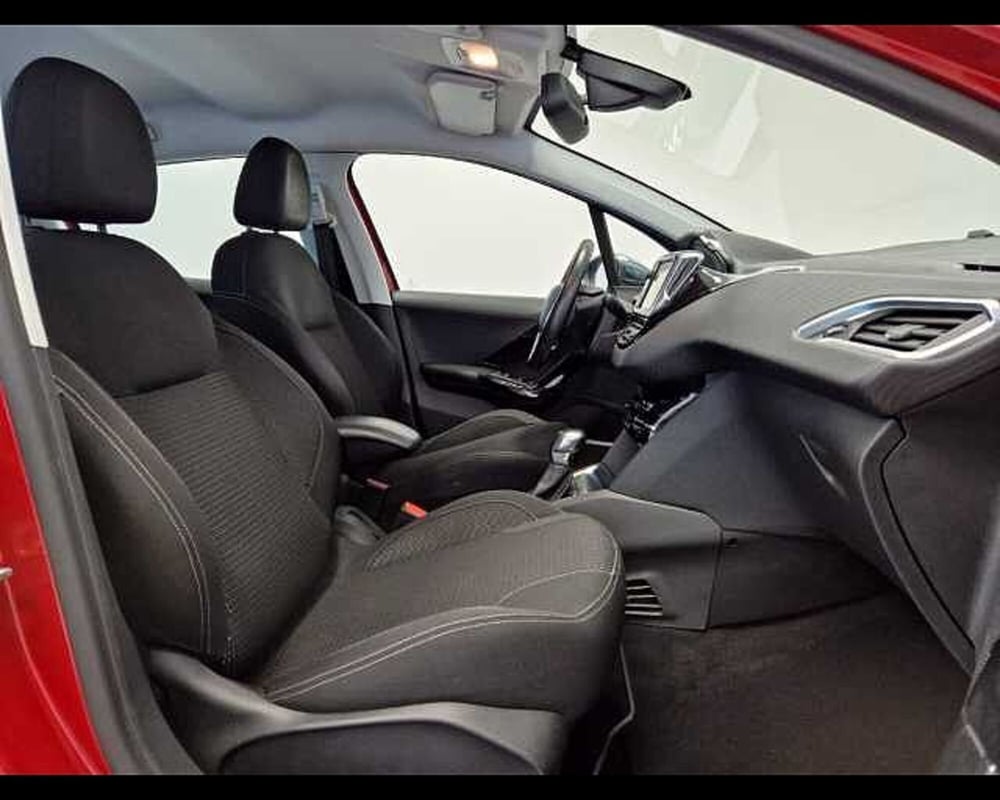 Peugeot 208 usata a Milano (10)