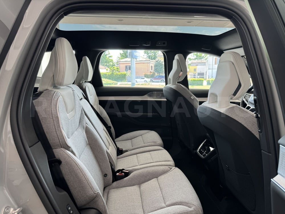 Volvo EX90 nuova a Forlì-Cesena (16)