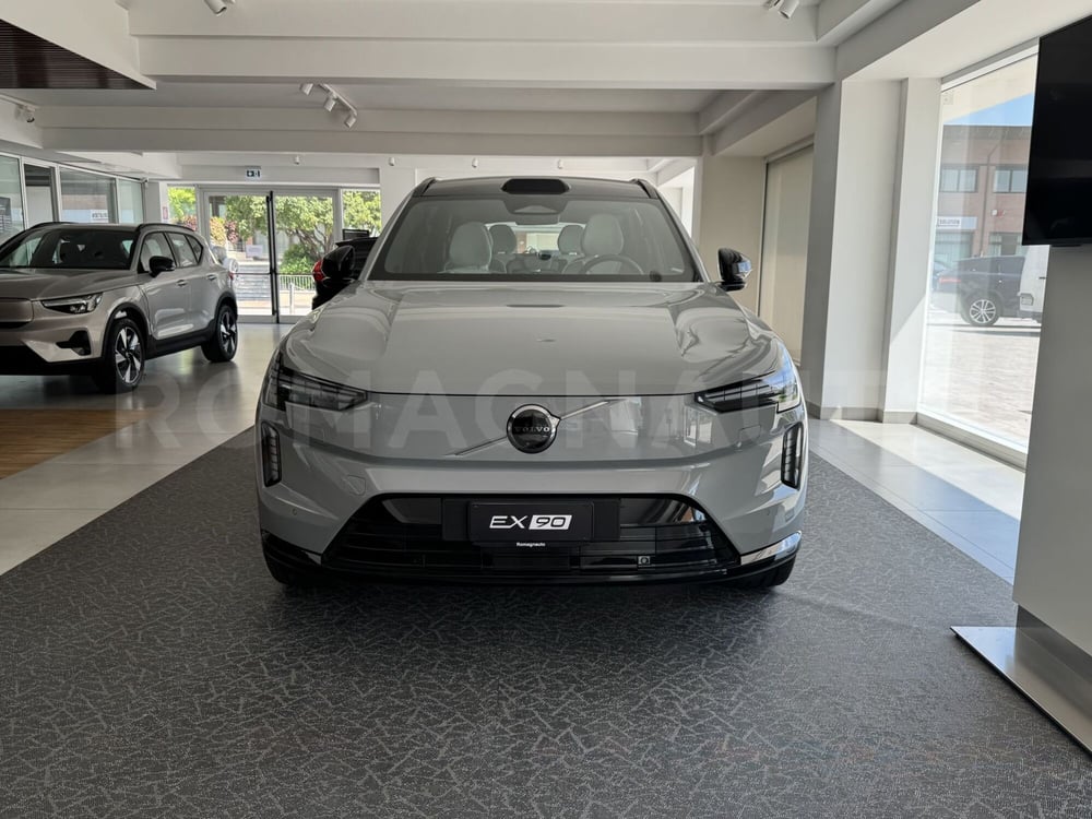 Volvo EX90 nuova a Forlì-Cesena (2)