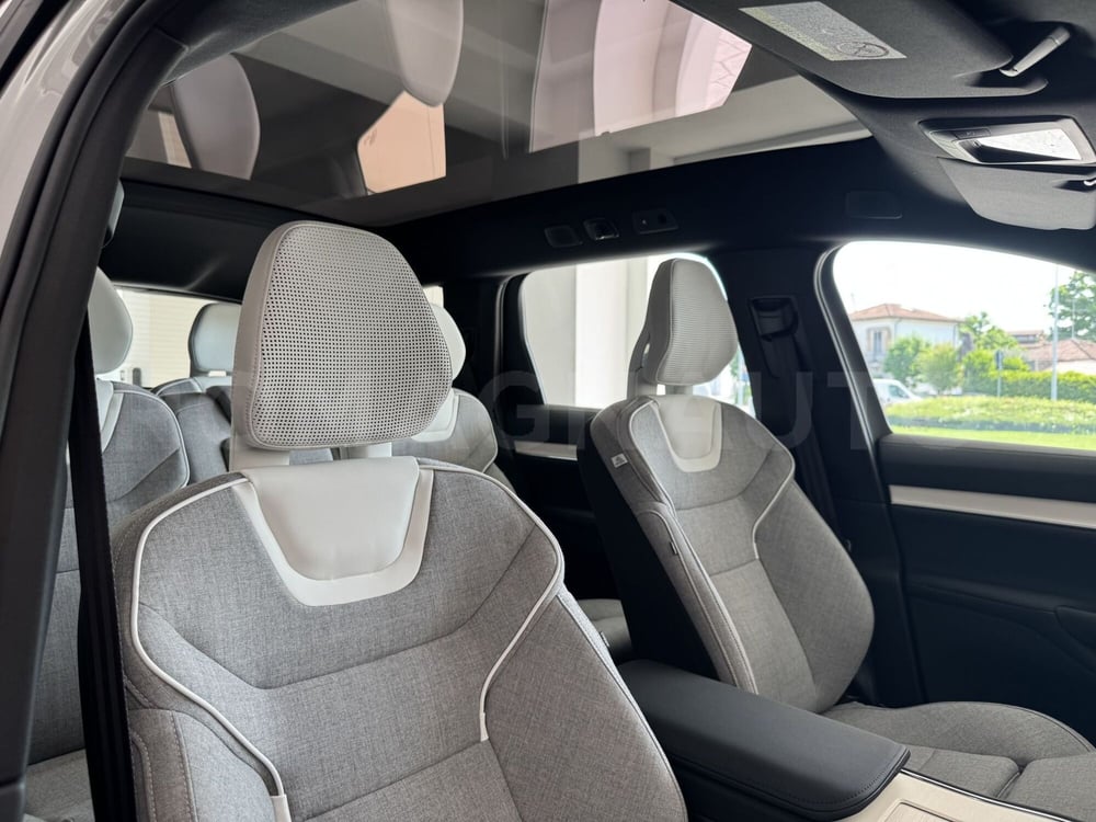 Volvo EX90 nuova a Forlì-Cesena (8)
