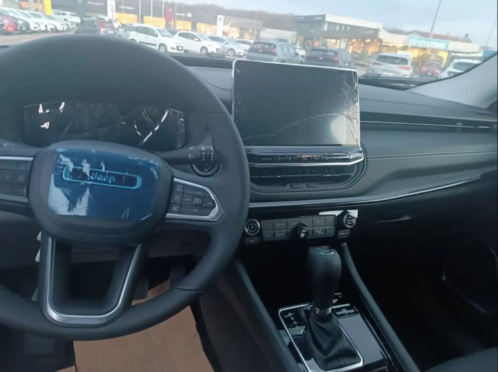 Jeep Compass nuova a Latina (11)