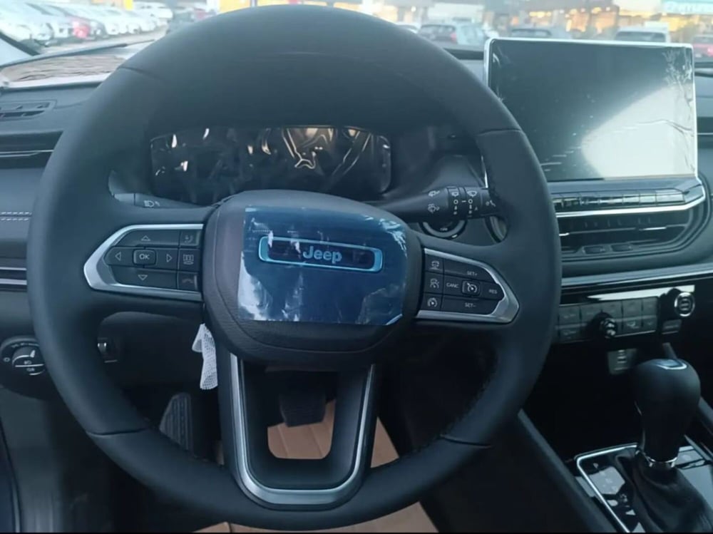 Jeep Compass nuova a Latina (12)