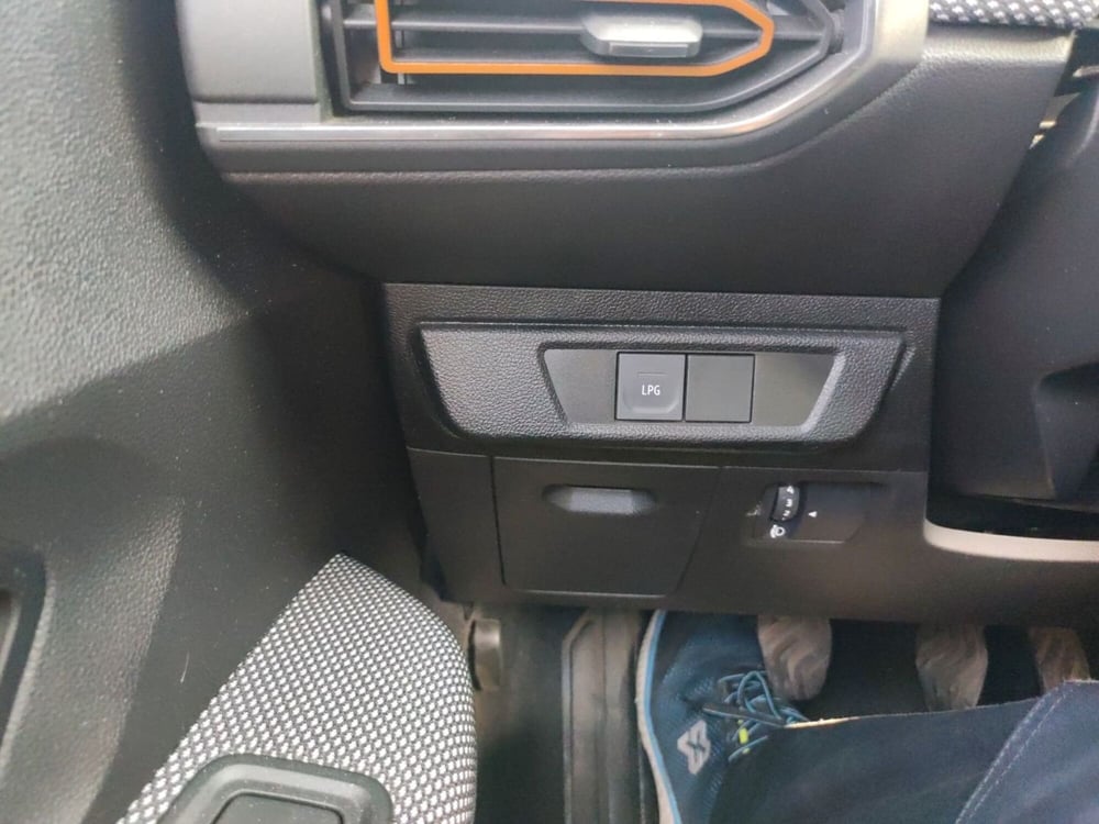 Dacia Sandero usata a Roma (14)