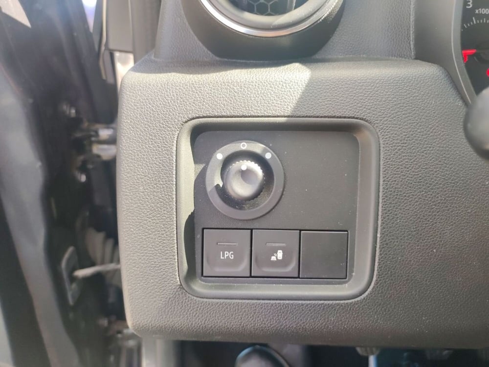 Dacia Duster usata a Roma (14)