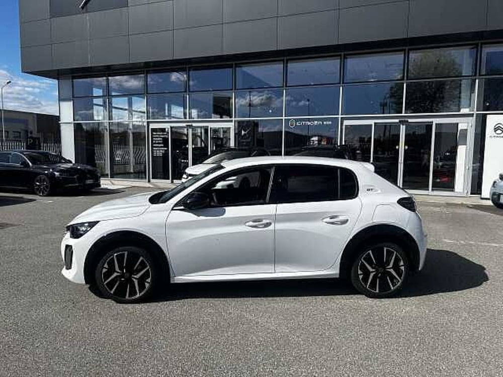 Peugeot 208 nuova a Milano (4)