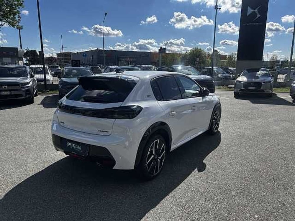 Peugeot 208 nuova a Milano (8)