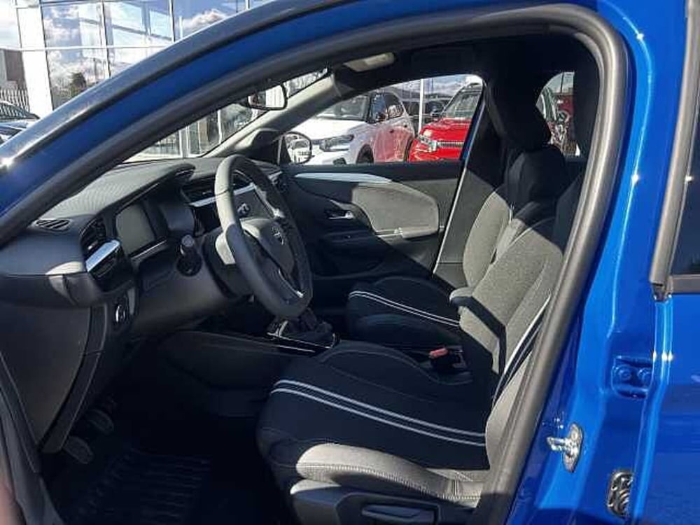 Opel Corsa nuova a Milano (8)