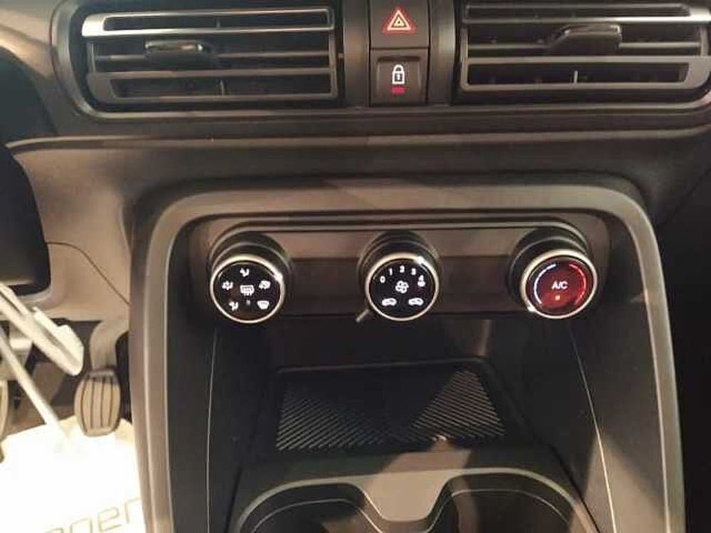 Citroen C3 Aircross nuova a Milano (16)