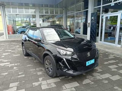 Peugeot 2008 PureTech 100 S&amp;S Active Pack del 2021 usata a Magenta