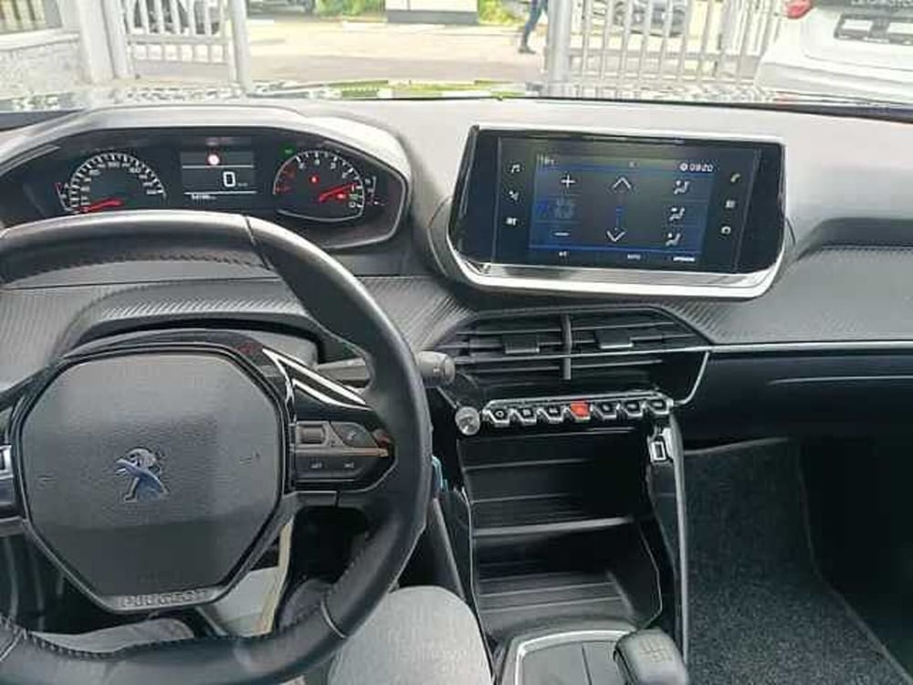 Peugeot 2008 usata a Milano (10)