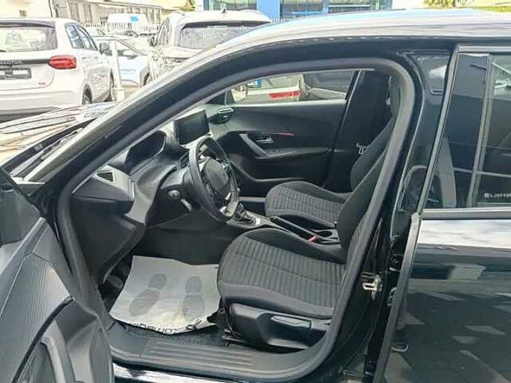 Peugeot 2008 usata a Milano (8)
