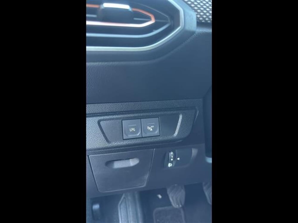 Dacia Sandero Stepway nuova a Siena (10)