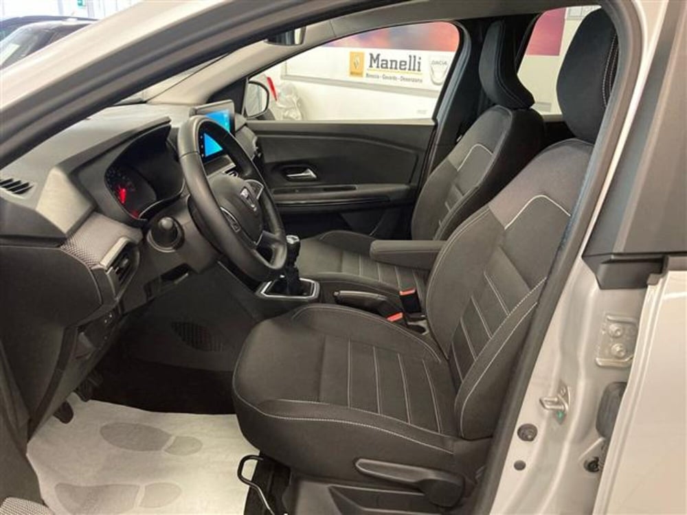 Dacia Jogger usata a Brescia (14)