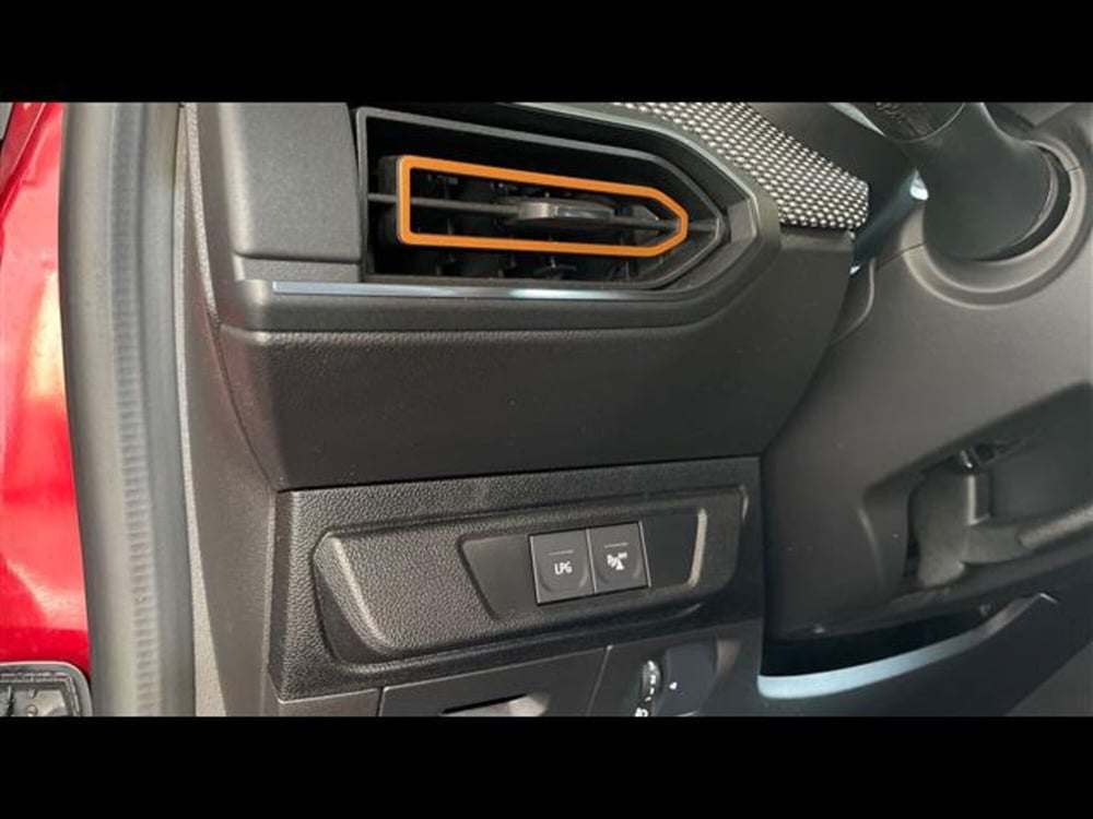 Dacia Sandero usata a Varese (13)