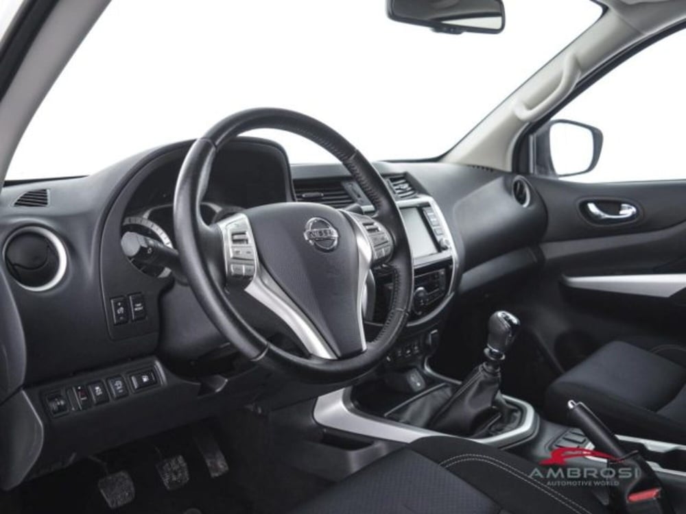 Nissan Navara usata a Perugia (8)